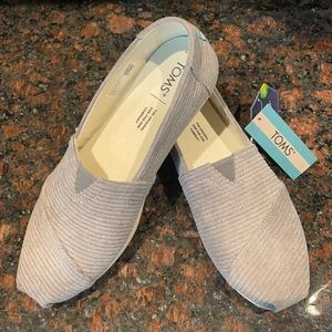 Gray Toms